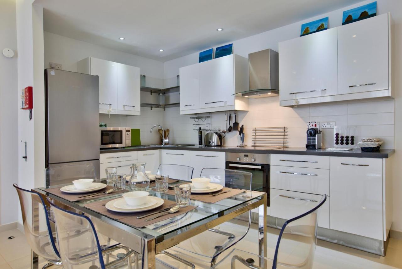 Bright And Central 2 Bedroom Apartment In Sliema Exterior photo